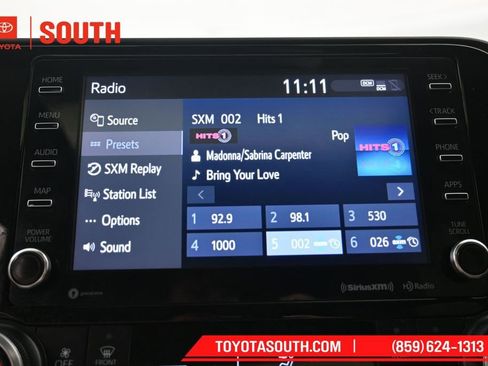 Used 2022 Toyota Highlander XLE AWD/4WD image 16