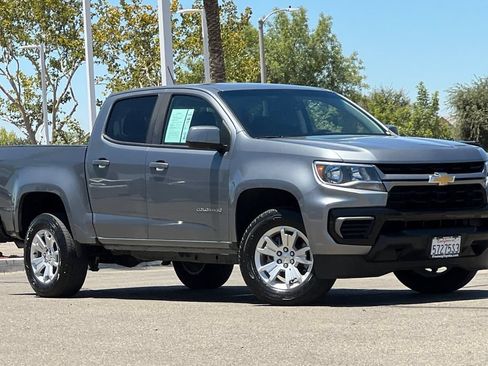 Used 2022 Chevrolet Colorado LT RWD image 2