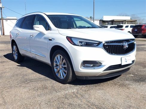 Used 2020 Buick Enclave Essence w/ Sound and Sites Package image 2
