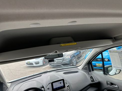 Used 2022 Ford Transit Connect XLT FWD image 22