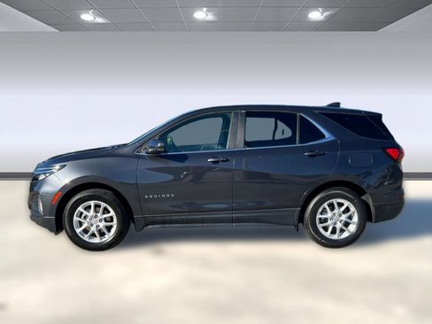 Used 2023 Chevrolet Equinox LT image 2