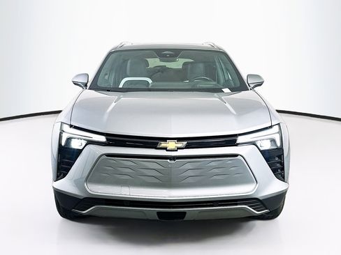 Used 2024 Chevrolet Blazer EV LT AWD/4WD image 2