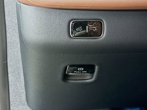 New 2026 Lincoln Navigator Reserve AWD/4WD image 11