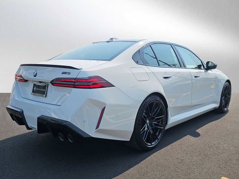 New 2026 BMW M5 w/ Carbon Package image 3