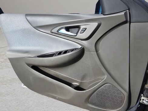 Used 2018 Chevrolet Malibu LS image 16