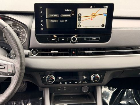 Used 2025 Mitsubishi Outlander SE FWD image 16