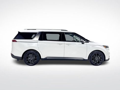 Used 2023 Kia Carnival SX image 10