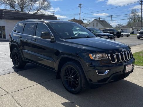 Used 2020 Jeep Grand Cherokee Laredo w/ Security & Convenience Group image 2