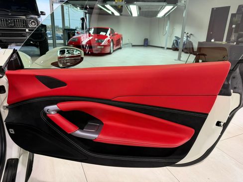 Used 2021 Ferrari F8 Tributo RWD image 38