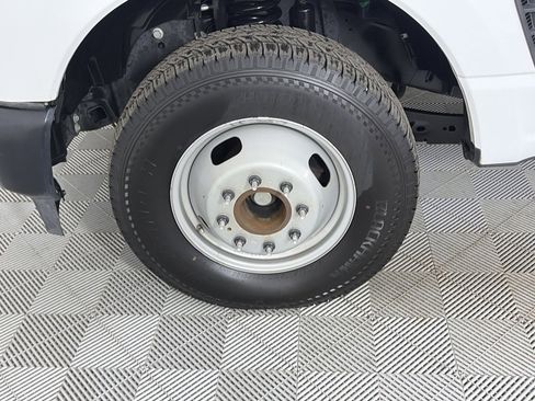 Used 2023 Ford F350 XL image 8