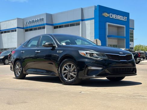 Used 2020 Kia Optima LX image 25