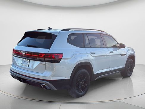 New 2026 Volkswagen Atlas Peak Edition image 5