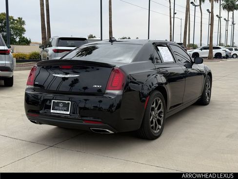 Used 2017 Chrysler 300 S w/ 300S Premium Group AWD/4WD image 6