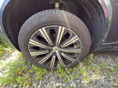 Certified 2023 Volvo XC90 B5 Core w/ Climate Package image 8