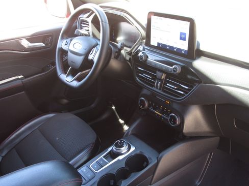 Used 2024 Ford Escape ST-Line AWD/4WD image 9