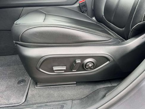 Used 2023 Jeep Grand Cherokee Limited AWD/4WD image 28