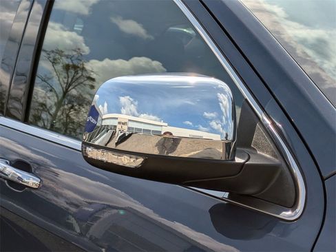 Used 2021 Jeep Grand Cherokee Limited w/ Luxury Group II image 12