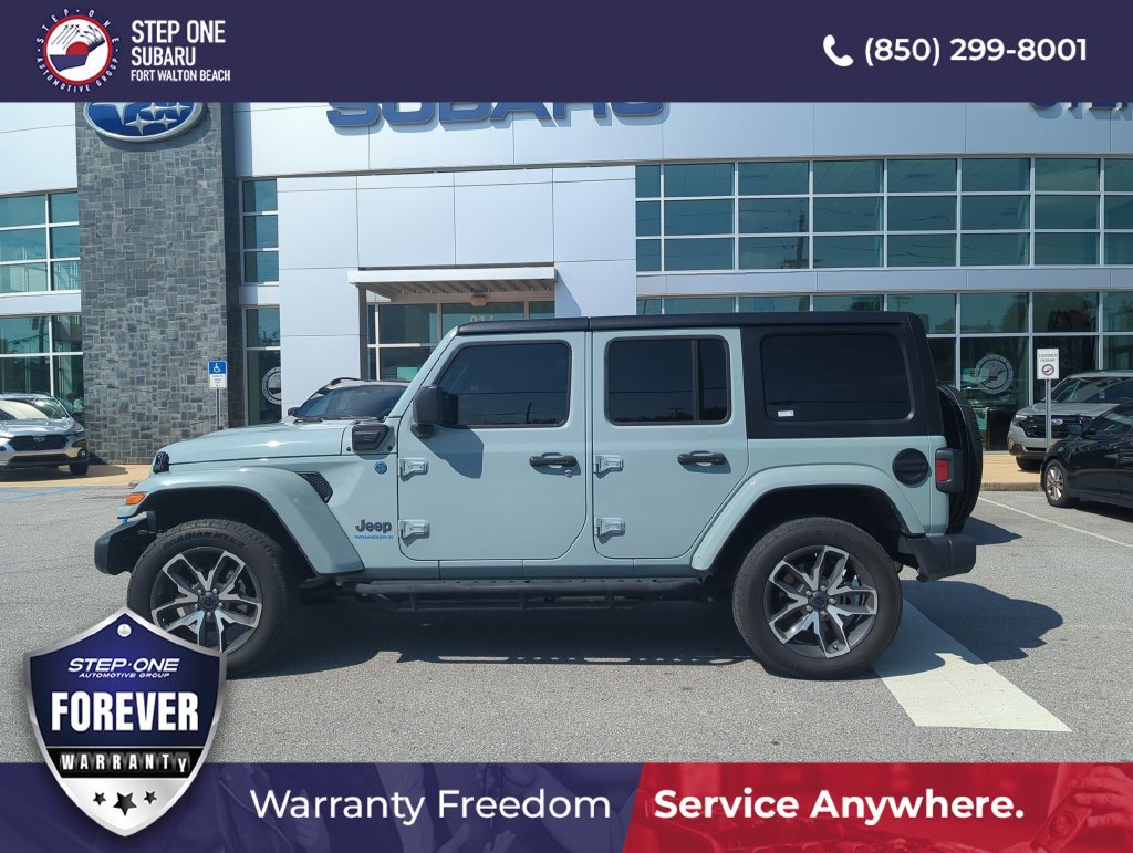 Used 2024 Jeep Wrangler Unlimited w/ Convenience Group AWD/4WD image 4