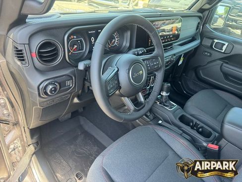 New 2025 Jeep Gladiator Rubicon w/ Convenience Group AWD/4WD image 14