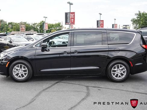 Used 2026 Chrysler Pacifica Select FWD image 18