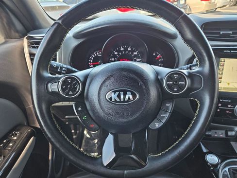 Used 2015 Kia Soul + w/ Primo Package FWD image 25