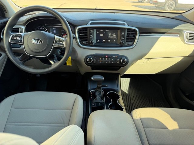 Used 2020 Kia Sorento LX FWD image 8