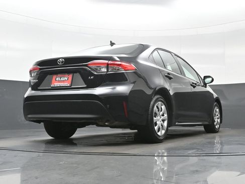 Used 2025 Toyota Corolla LE FWD image 29