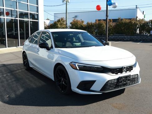 Used 2024 Honda Civic Sport image 3