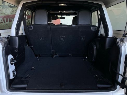 Used 2022 Jeep Wrangler Unlimited Sahara w/ Cold Weather Group image 20