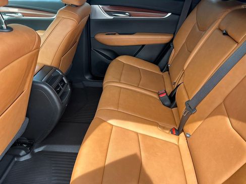 Certified 2023 Cadillac XT5 Premium Luxury w/ LPO, Floor Liner Package AWD/4WD image 15
