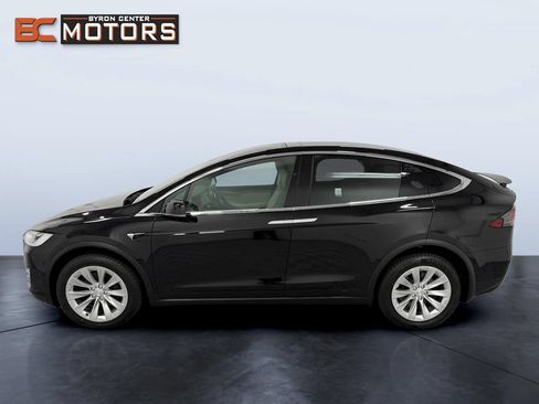Used 2020 Tesla Model X Long Range AWD/4WD image 5