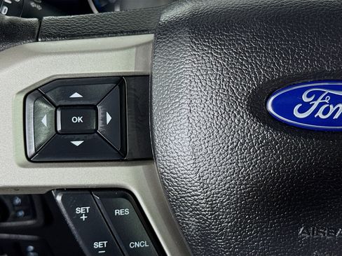 Used 2019 Ford F150 Lariat w/ Equipment Group 502A Luxury image 13