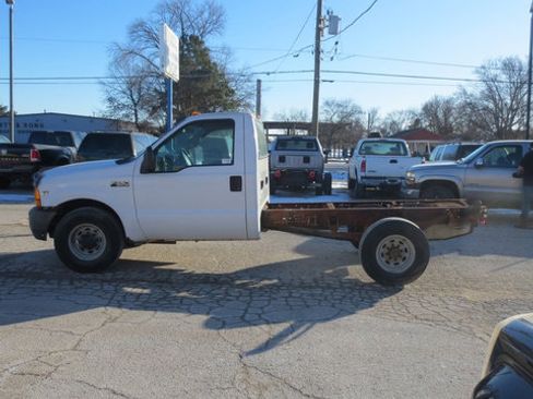 Used 2000 Ford F350 XL image 2