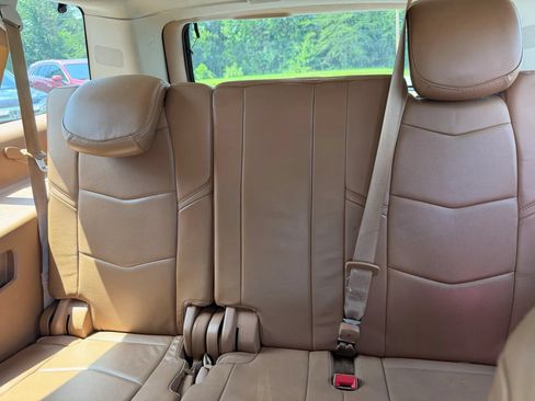 Used 2015 Cadillac Escalade ESV Platinum AWD/4WD image 14