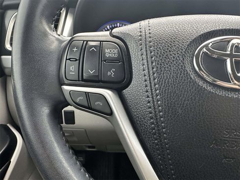 Used 2019 Toyota Highlander Limited image 13