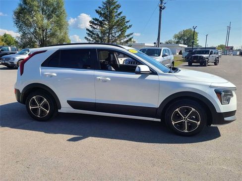 Used 2023 Kia Niro EX image 5