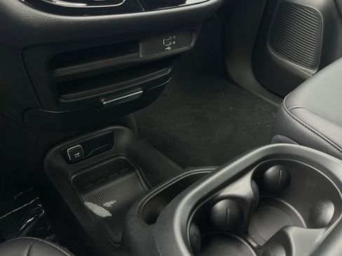 New 2026 Chrysler Voyager LX image 17