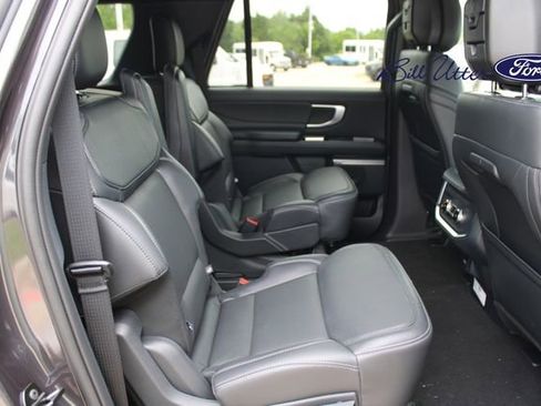 New 2026 Ford Expedition Max Platinum AWD/4WD image 9