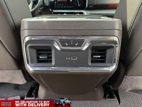 Used 2025 GMC Sierra 3500 Denali w/ Denali Reserve Package image 33