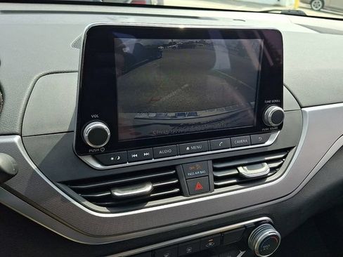 Used 2023 Nissan Altima 2.5 SR FWD image 18