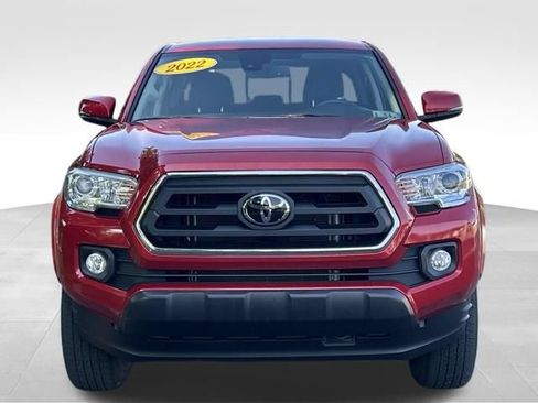Used 2022 Toyota Tacoma SR5 w/ Technology Package AWD/4WD image 8