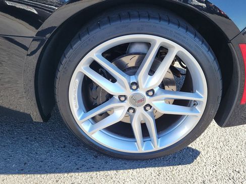 Used 2019 Chevrolet Corvette Stingray Coupe RWD image 12