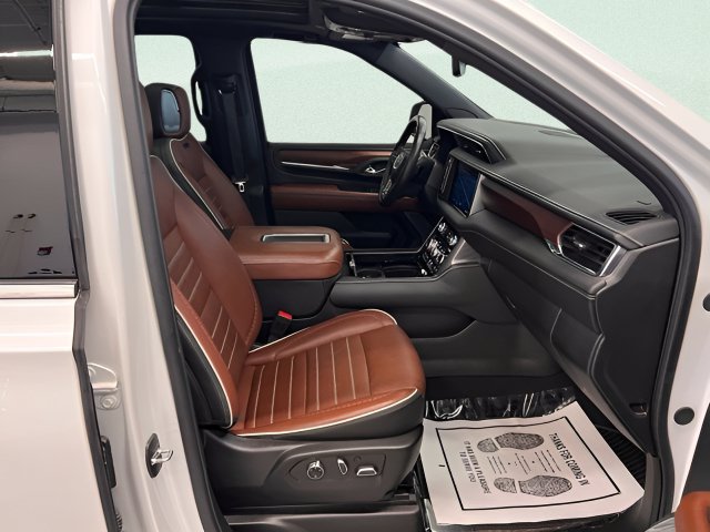 Certified 2024 GMC Yukon Denali Ultimate w/ LPO, Illumination Package AWD/4WD image 12