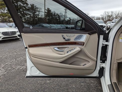 Used 2014 Mercedes-Benz S 550 Sedan image 11