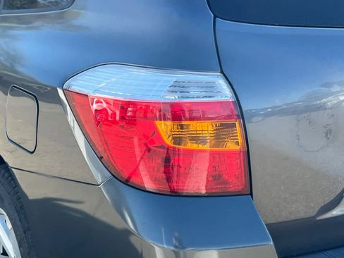 Used 2010 Toyota Highlander SE image 15