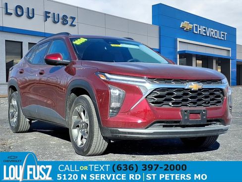 Used 2024 Chevrolet Trax LT image 1