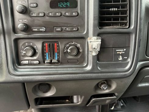 Used 2005 Chevrolet Silverado 3500 2WD Regular Cab image 19