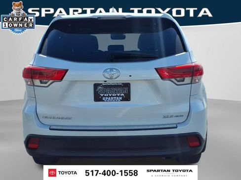 Used 2019 Toyota Highlander XLE AWD/4WD image 7