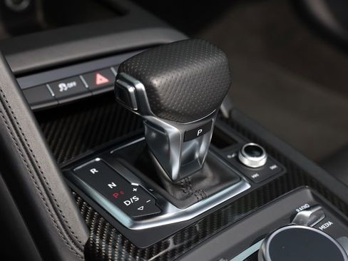 Used 2018 Audi R8 V10 plus w/ Full Leather Package image 42