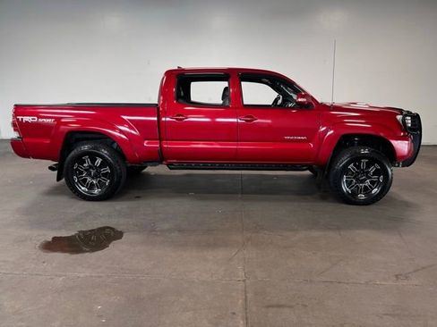 Used 2015 Toyota Tacoma 4x4 Double Cab w/ TRD Sport Package image 2